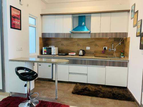 Apartamento The Vogue Square Near India Expo Mart