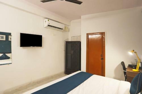 Oyo Flagship 77712 New Hotel Royal King 2