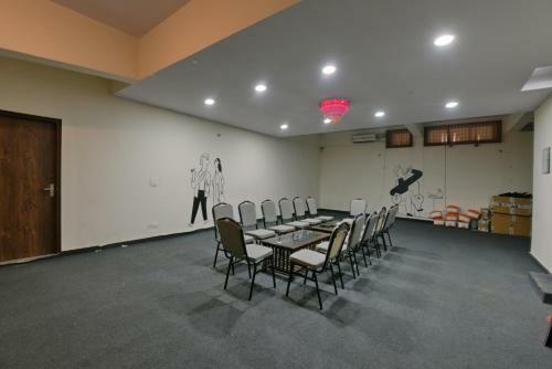 Hotel Admire Inn "atta Market, Noida Sector 18"