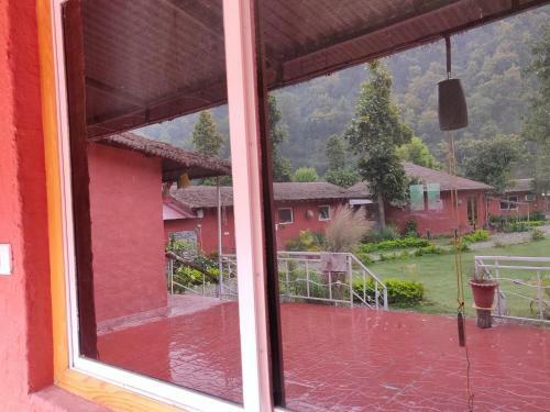 Lodge Maatre Yoga Retreat