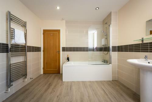 Waterview Deluxe Apartments