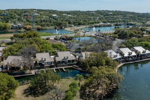 Stylish Waterfront Townhouse With Boat Slip, Pet Friendly