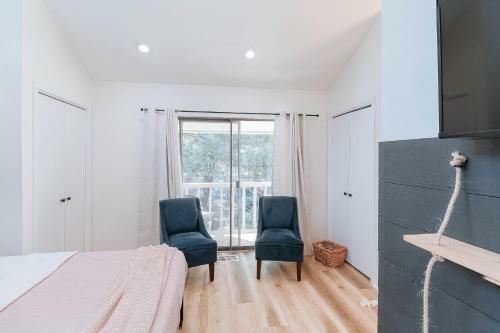 Stylish Waterfront Townhouse With Boat Slip, Pet Friendly