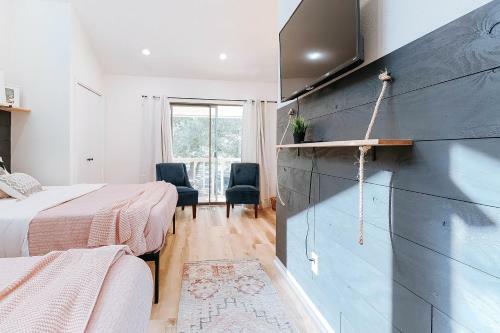 Stylish Waterfront Townhouse With Boat Slip, Pet Friendly