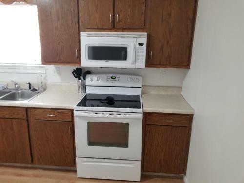 Villa Complete Bnb Presents Beautiful 2br 1b Duplex Mks2005