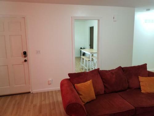 Villa Complete Bnb Presents Beautiful 2br 1b Duplex Mks2005