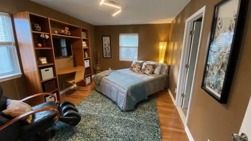 Here It Is! Cool Cape Cod-3 Br-2.5 Bath-12 Guests