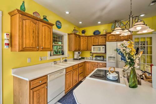 Luxe Lake Cumberland Retreat With Decks On 1 Acre!