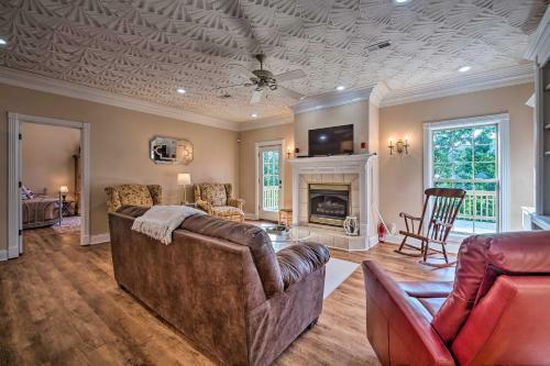 Luxe Lake Cumberland Retreat With Decks On 1 Acre!