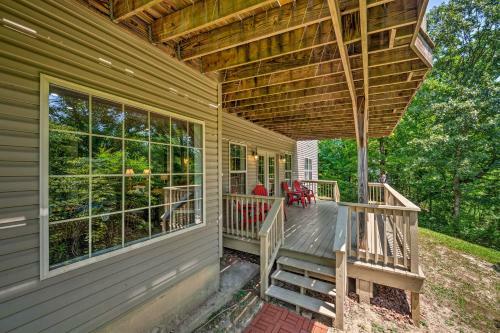 Luxe Lake Cumberland Retreat With Decks On 1 Acre!