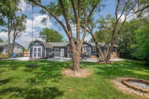Renovated Oasis, 4 Bedroom/outdoor Dining