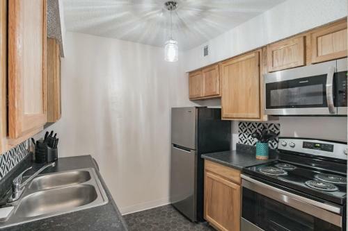 Apartamento Comfortable Getaway In Wichita W Pool