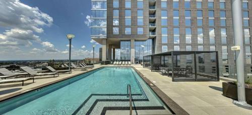 Apartamento Two Luxurious Highrises On The Same Floor By Cozysuites