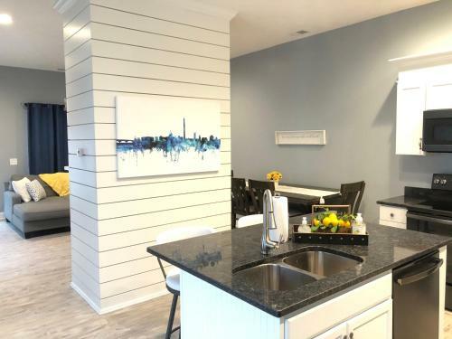 Charming Home Located In Germantown- Close To Everything
