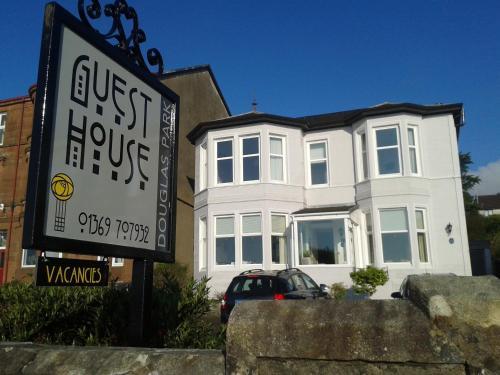 Hostal Douglas Park Guest House