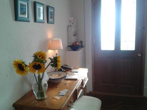 Hostal Douglas Park Guest House