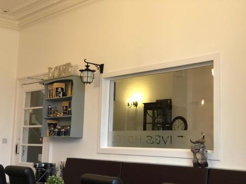 Hostal St Ives Hotel