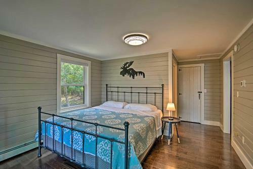 2-acre Lakefront Greenville Home With Cottage And Dock