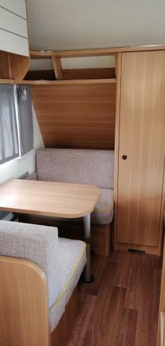 Mietwohnwagen Auf Dem Campingplatz Westerkoog Bei B�sum