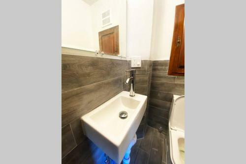 Apartamento Stunning - Modern 2 Bedroom Victorian Mansion Pad