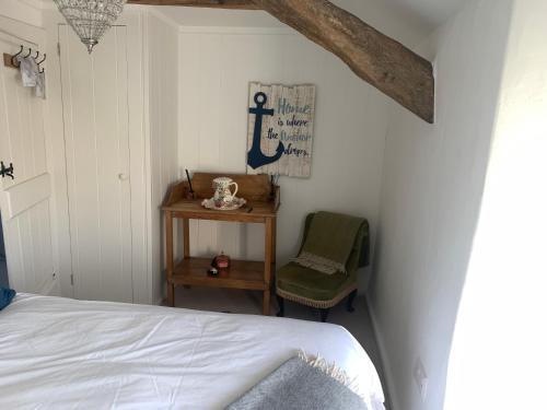 Amazing 3-bed Cottage In Llanfair With Ocean Views
