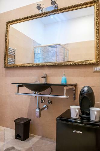 Hostal Domus Sanfelice Suite
