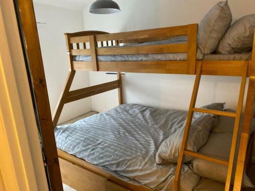 2-bed Cottage In In Welsh Valley Nr Swansea