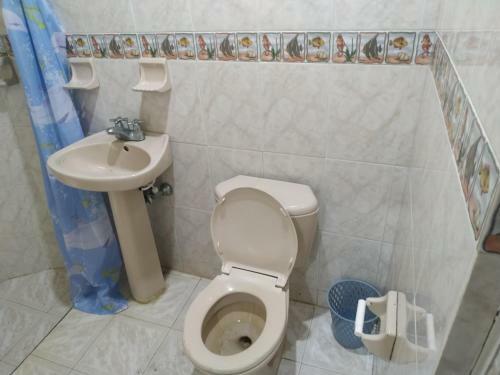 La Caba�a Amarilla
