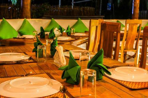 Hotel Ruveesha Beach Resort