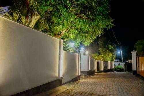 Hostal Villa De White Sambur