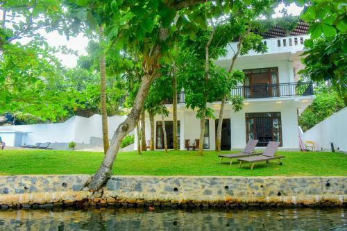 Hostal The Green Lagoon Villa