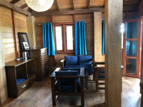 Treehouse Villas Hikkaduwa