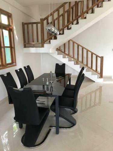 Treehouse Villas Hikkaduwa