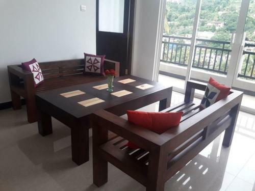 Lodge Kandy Lake Edge
