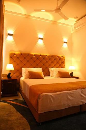 Hotel Crown & Crown Kandy