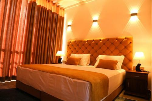 Hotel Crown & Crown Kandy