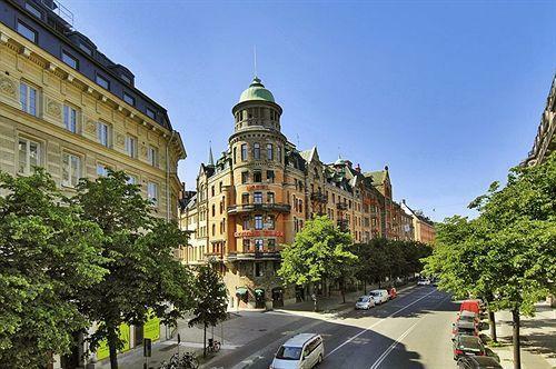 Crystal Plaza Hotel