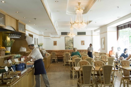 Crystal Plaza Hotel