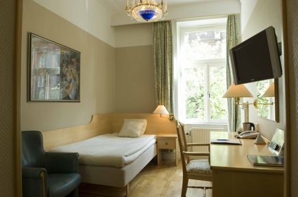 Crystal Plaza Hotel