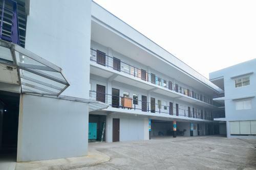 Sans Hotel At Rana Cebu - Vaccinated Staff
