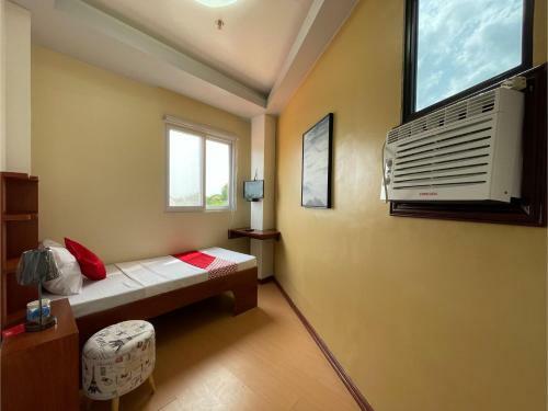 Hotel Vaccinated Staff - Oyo 685 K Fortune Apartelle