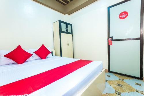 Hotel Vaccinated Staff-oyo 569 Alt Complex