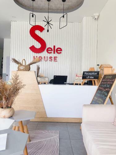 Hotel Sele House