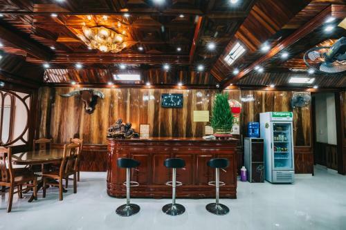 Hotel Kh�ch S?n Th�nh Loan