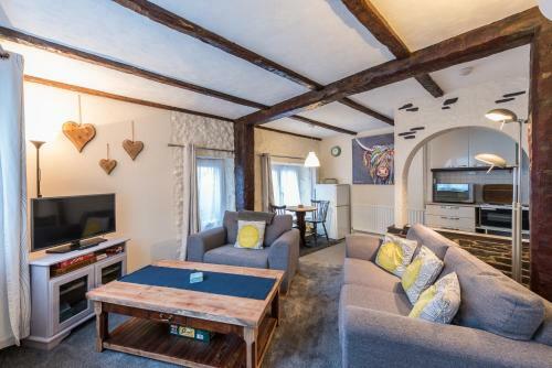 Tudor Lodge