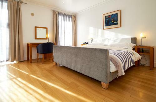 The Portmeirion Hotel & Castell Deudraeth