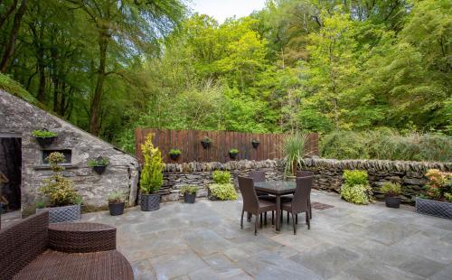 Aberdunant Hall Country Hotel
