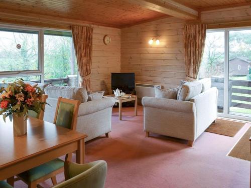 Lodge 18 Hartland Forest