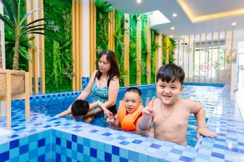 New World Hotel