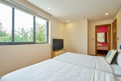 Stunning 3-bedroom Golf View Villa